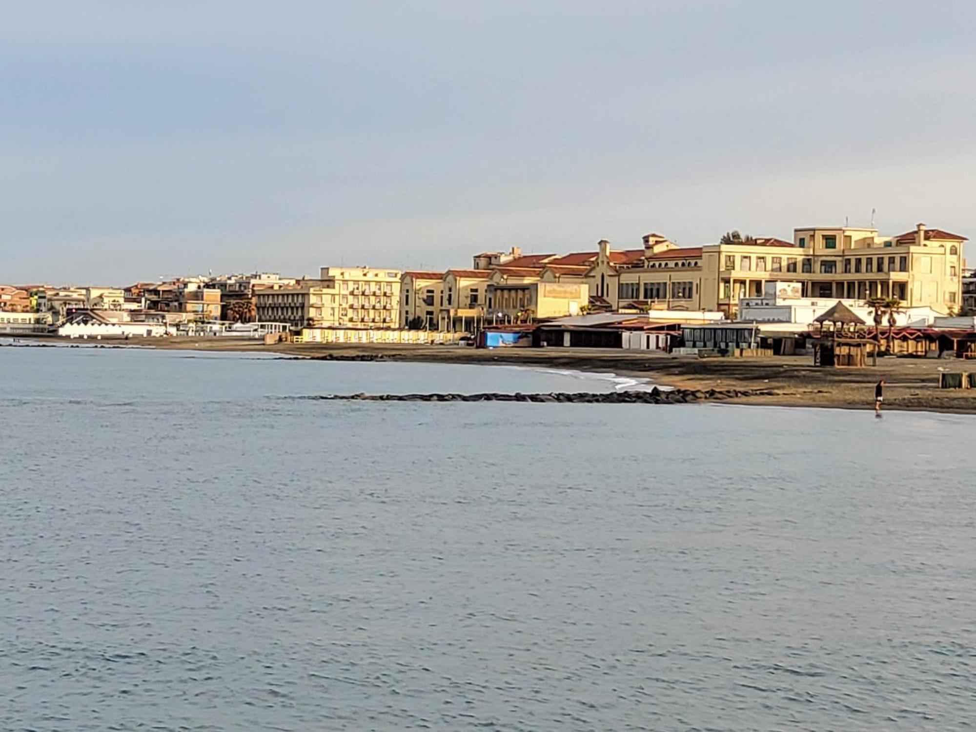 ليدو دي أوستيا Annadia Sweet Home B&B الغرفة الصورة